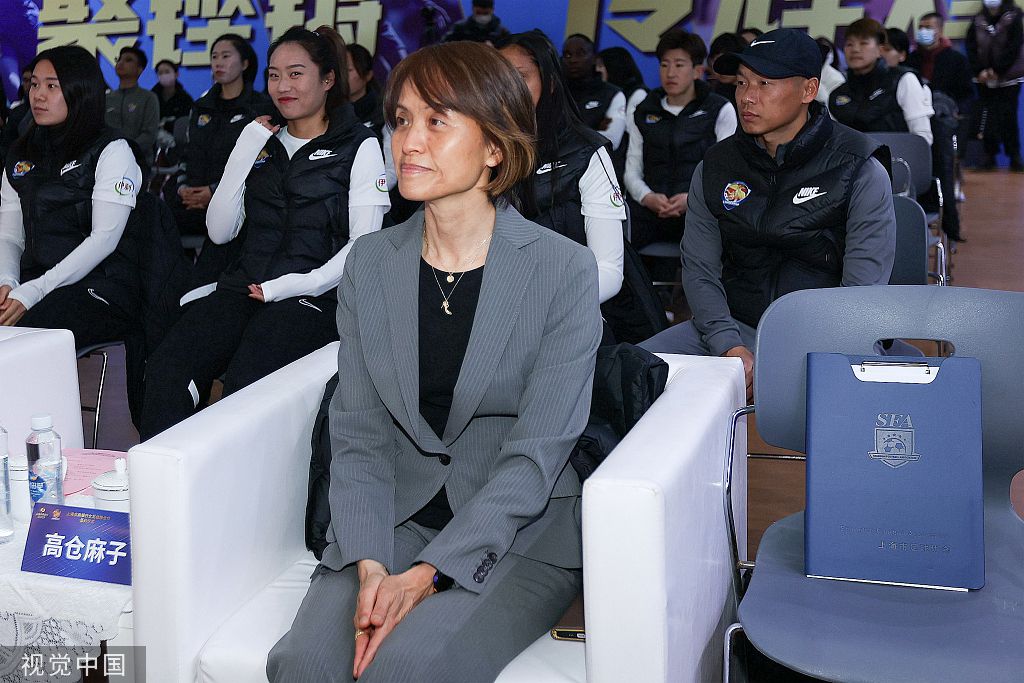 第19分钟，热苏斯右路弧顶拿球调整后远射太正被门将没收。